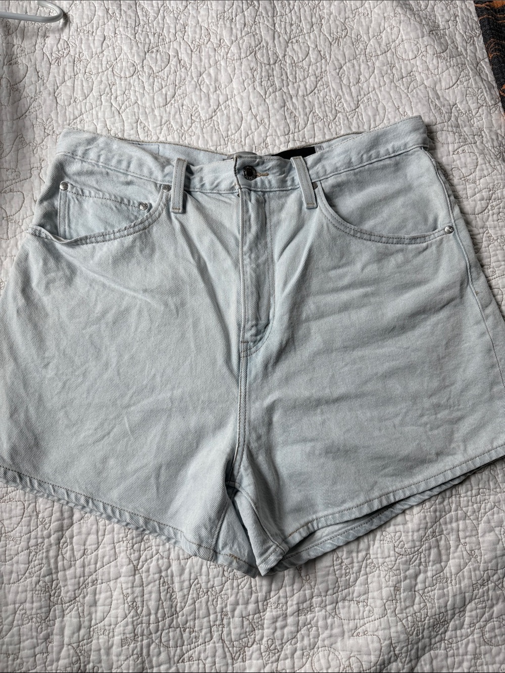 Levi's Light Wash High-Rise silver tab Denim Shorts